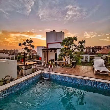 Hotel Sahibs Lighthouse - Swimming Pool Agra  Luaran gambar