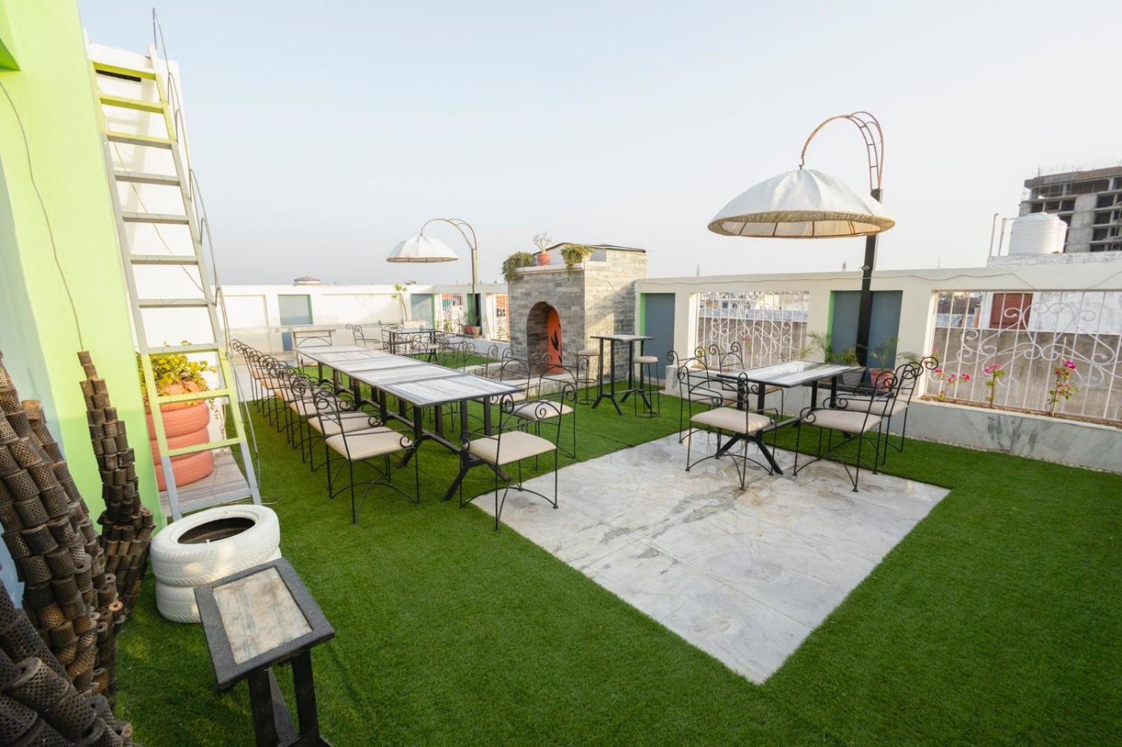 Hotel Sahibs Lighthouse - Swimming Pool Agra  Luaran gambar