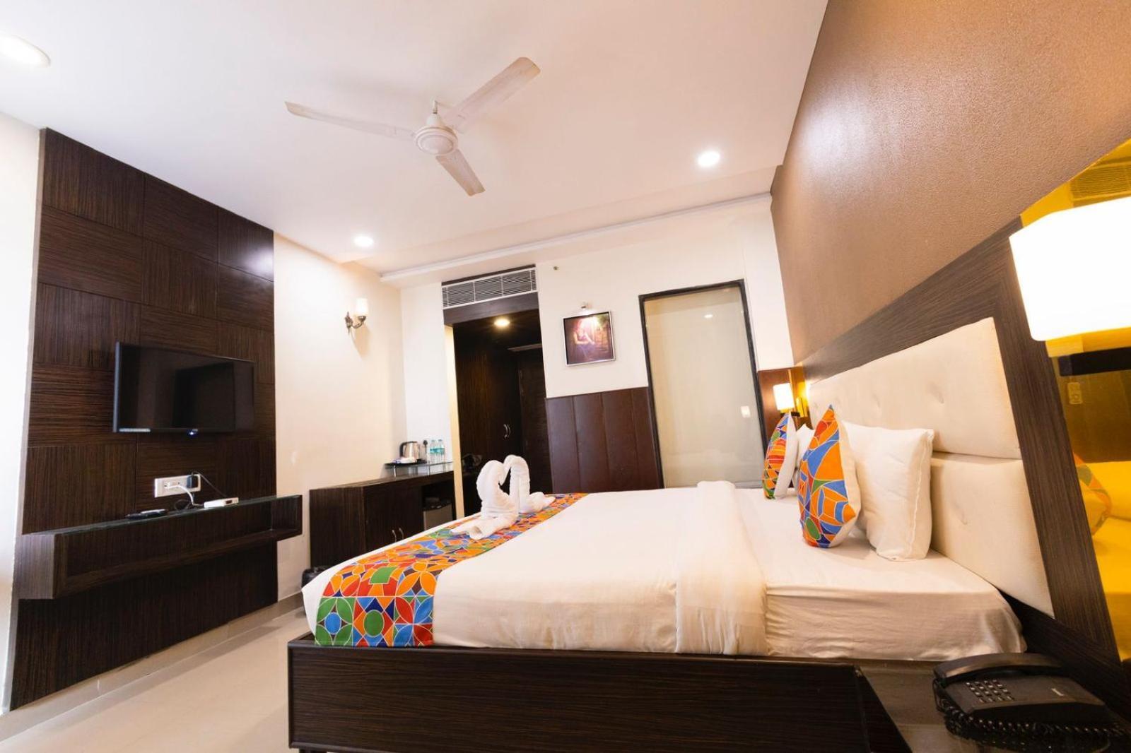 Hotel Sahibs Lighthouse - Swimming Pool Agra  Luaran gambar