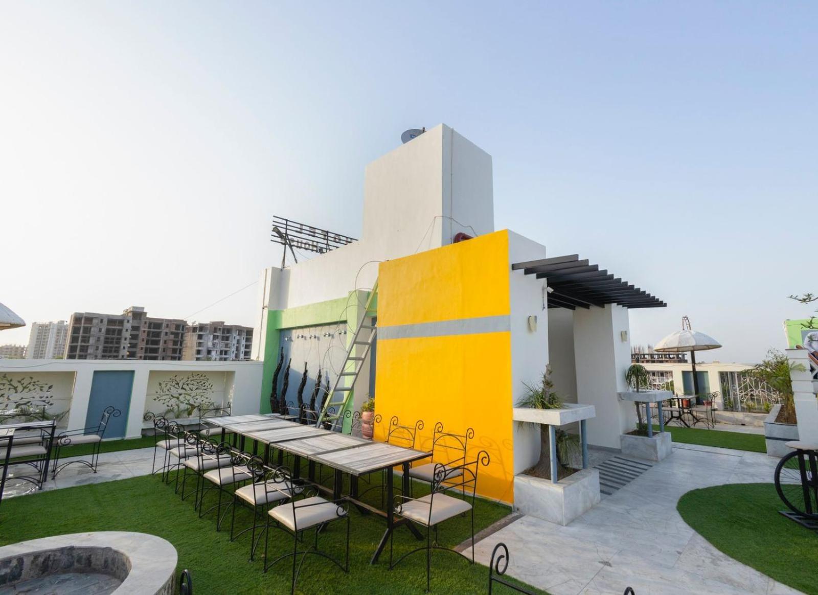 Hotel Sahibs Lighthouse - Swimming Pool Agra  Luaran gambar